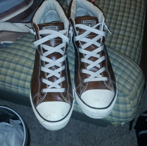 Converse - Picture 1 of 2